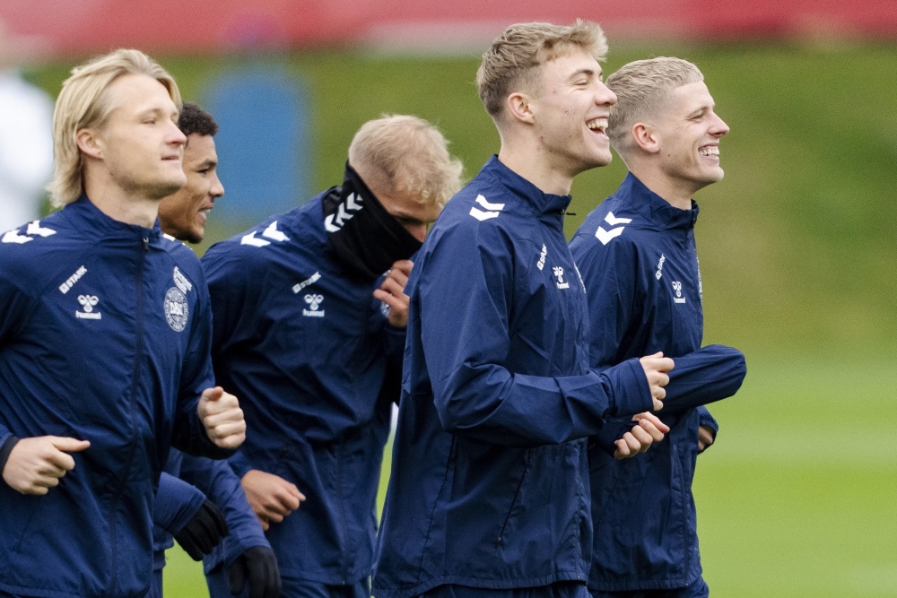 包含丹麦队在欧国联比赛中一路高歌的词条