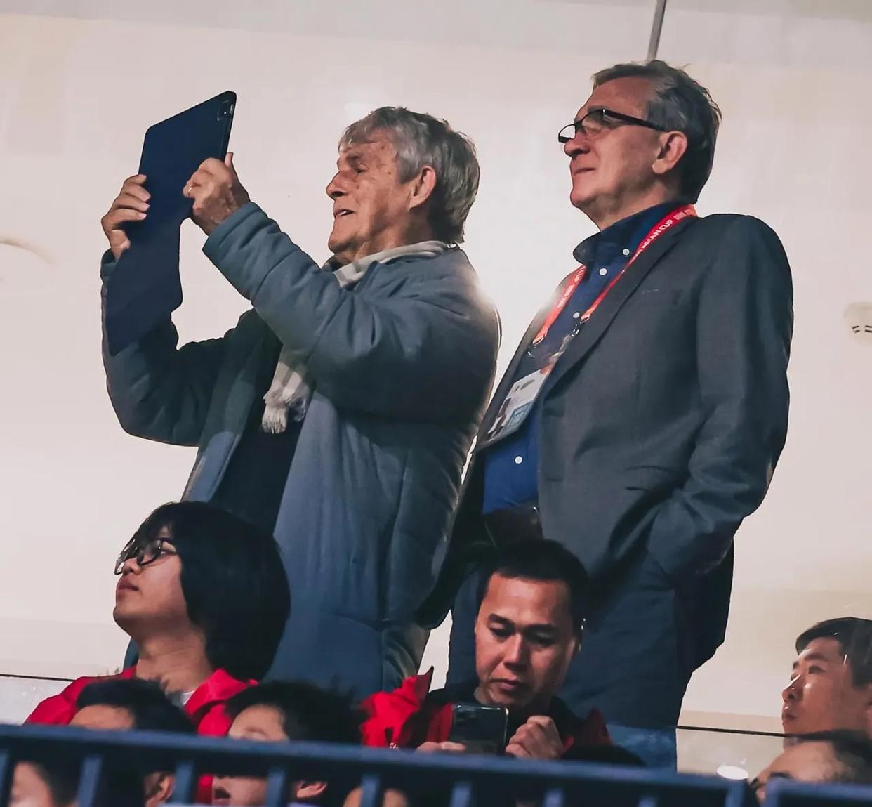 东亚球队集体晋级淘汰赛阶段，生猛夺冠呼声高的简单介绍