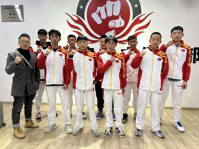 关于俄罗斯国家队备战全力以赴，教练组布局的信息