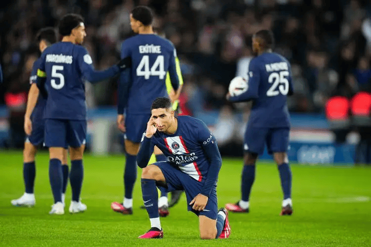 开云体育官网入口-法甲球队在比赛中展现优异实力，赢得胜利