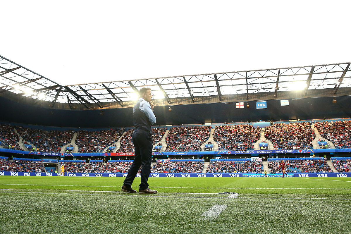 开云体育网站-足球比赛中球员们用实力赢得尊重