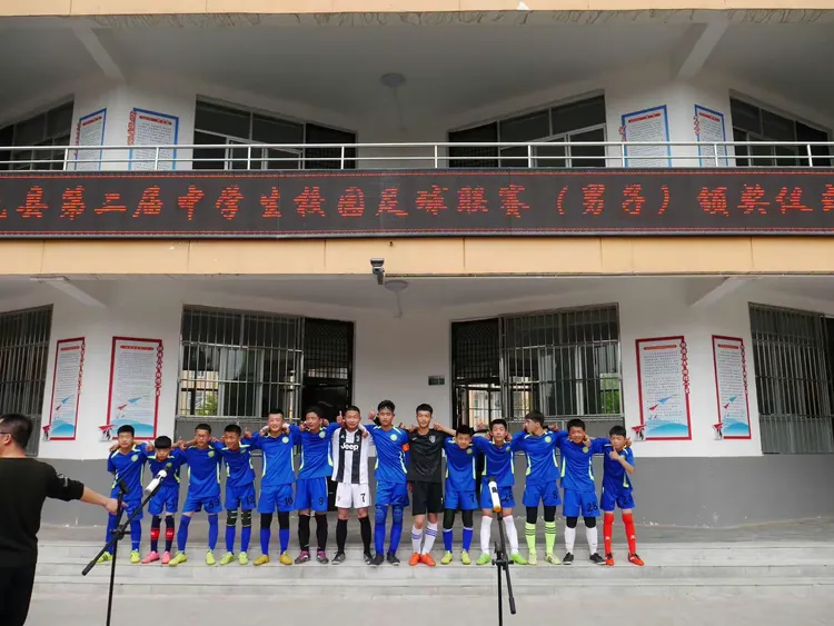 开云体育网页版-东方劲旅力克对手，团结晋级淘汰赛