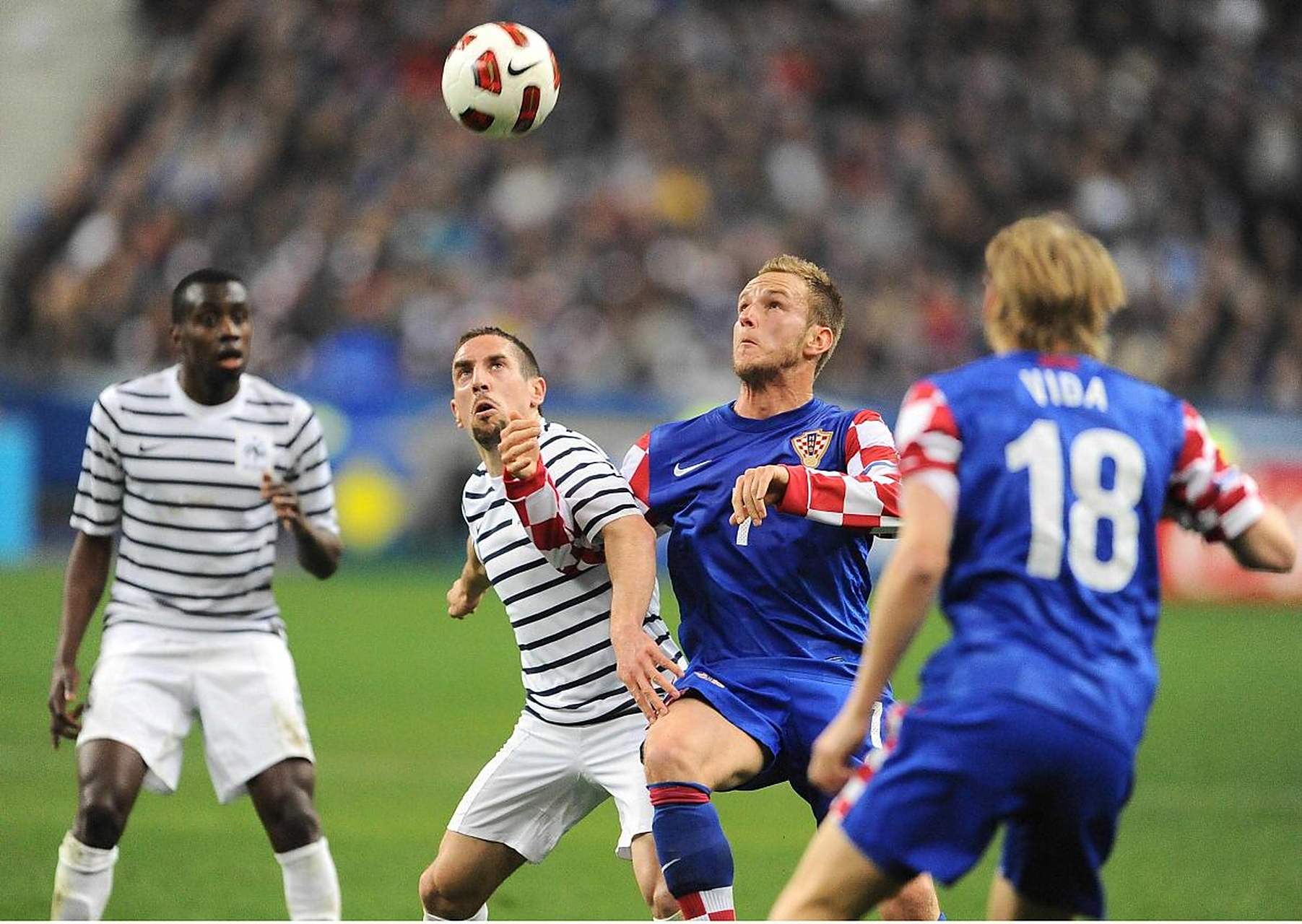 波兰战胜俄罗斯，晋级欧国杯半决赛