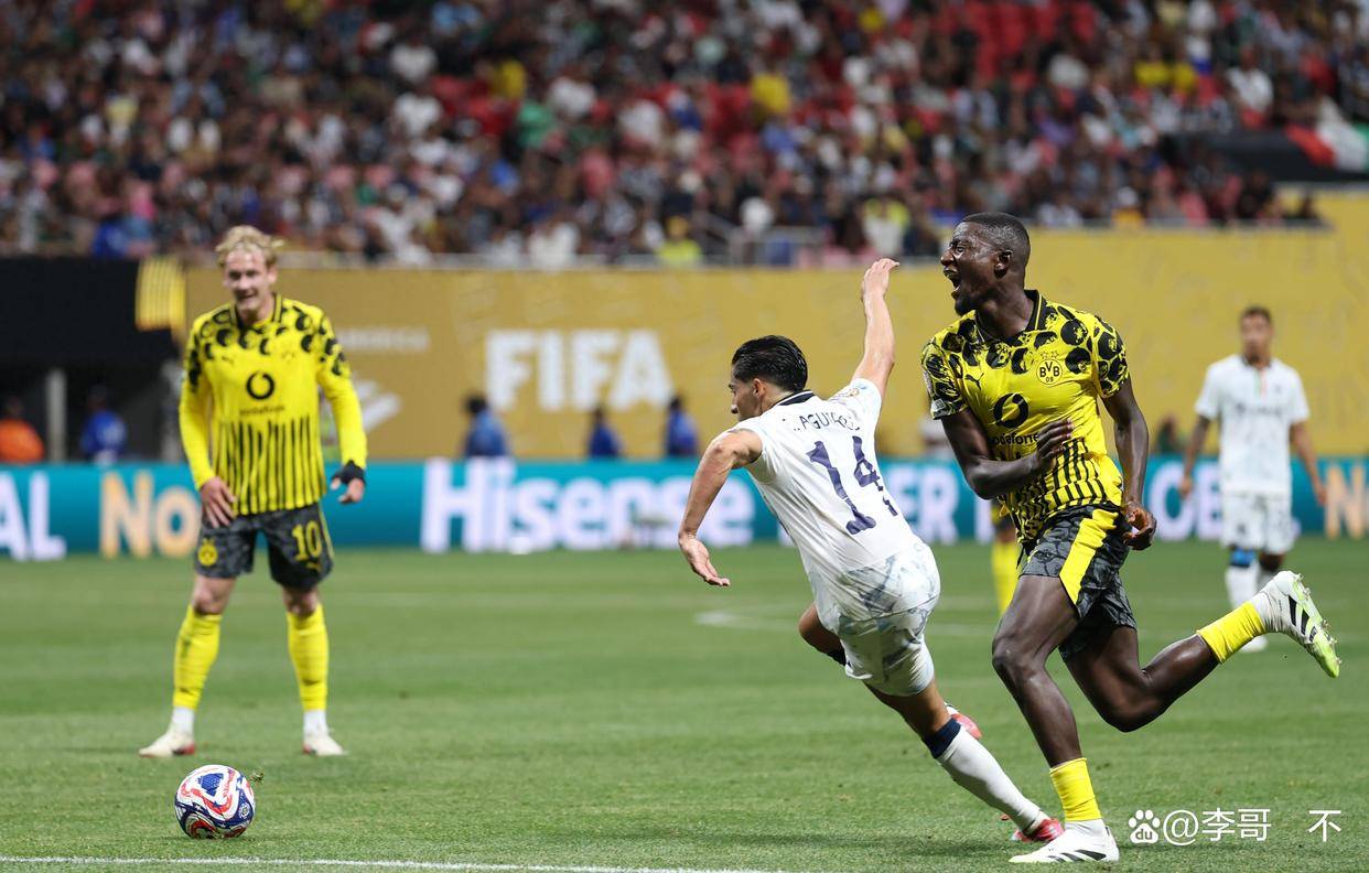 开云体育中国官网-超高水平的比赛现场让球迷拍案叫绝！