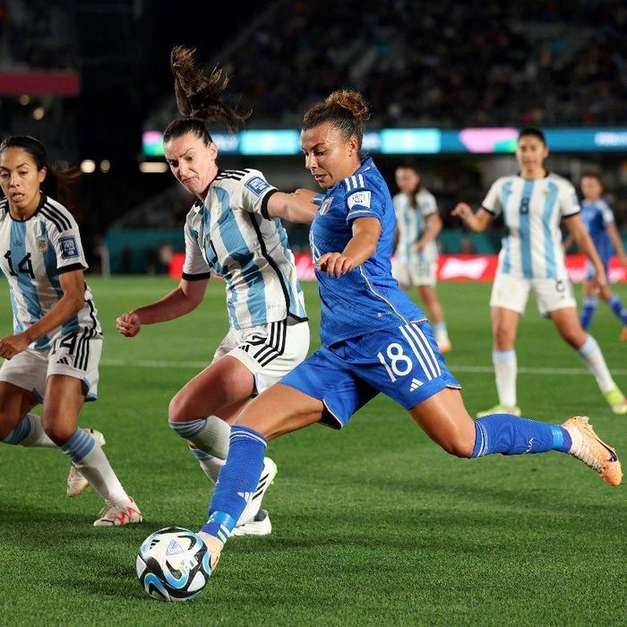 开云体育官网-包含意大利女足队员因伤退出比赛的词条