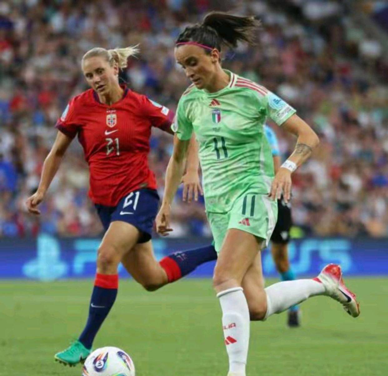 包含意大利女足队员因伤退出比赛的词条