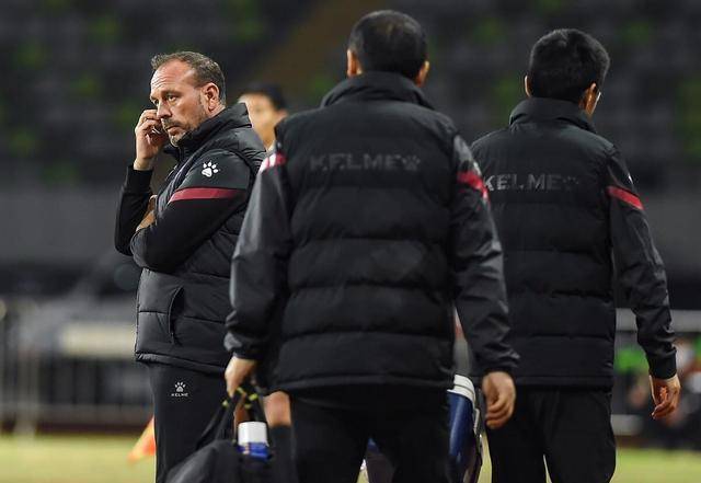 队长临危受命，领队取胜率领球队