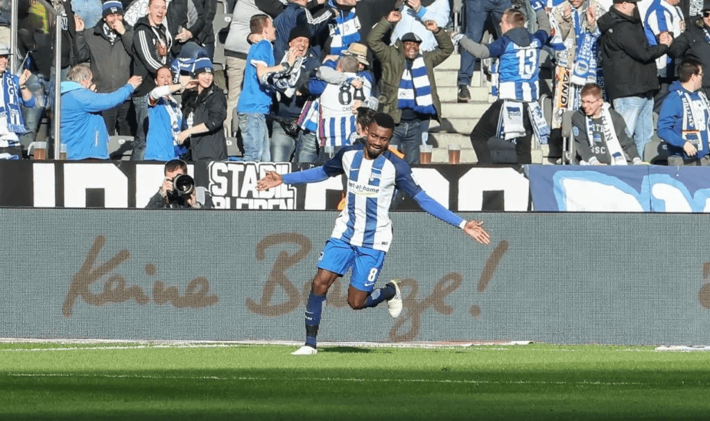 开云体育在线-关于沙尔克04不敌对手，积分被逼近降级区的信息