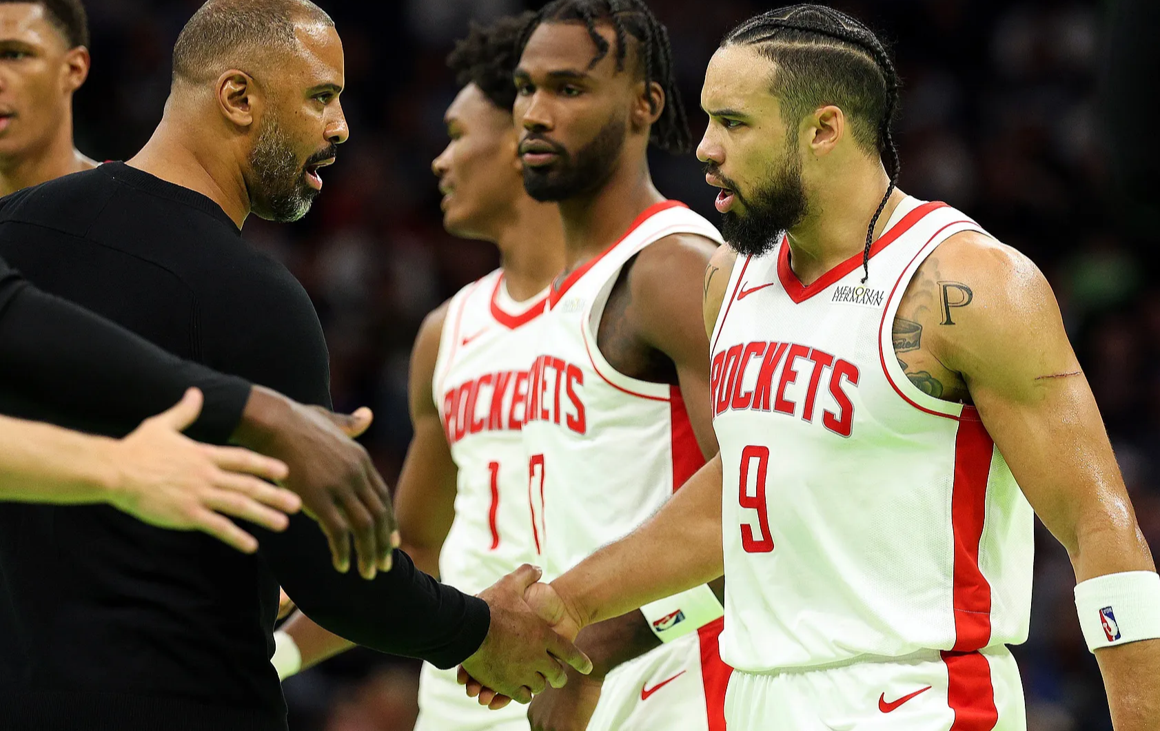 火箭不敌独行侠遭遇两连败