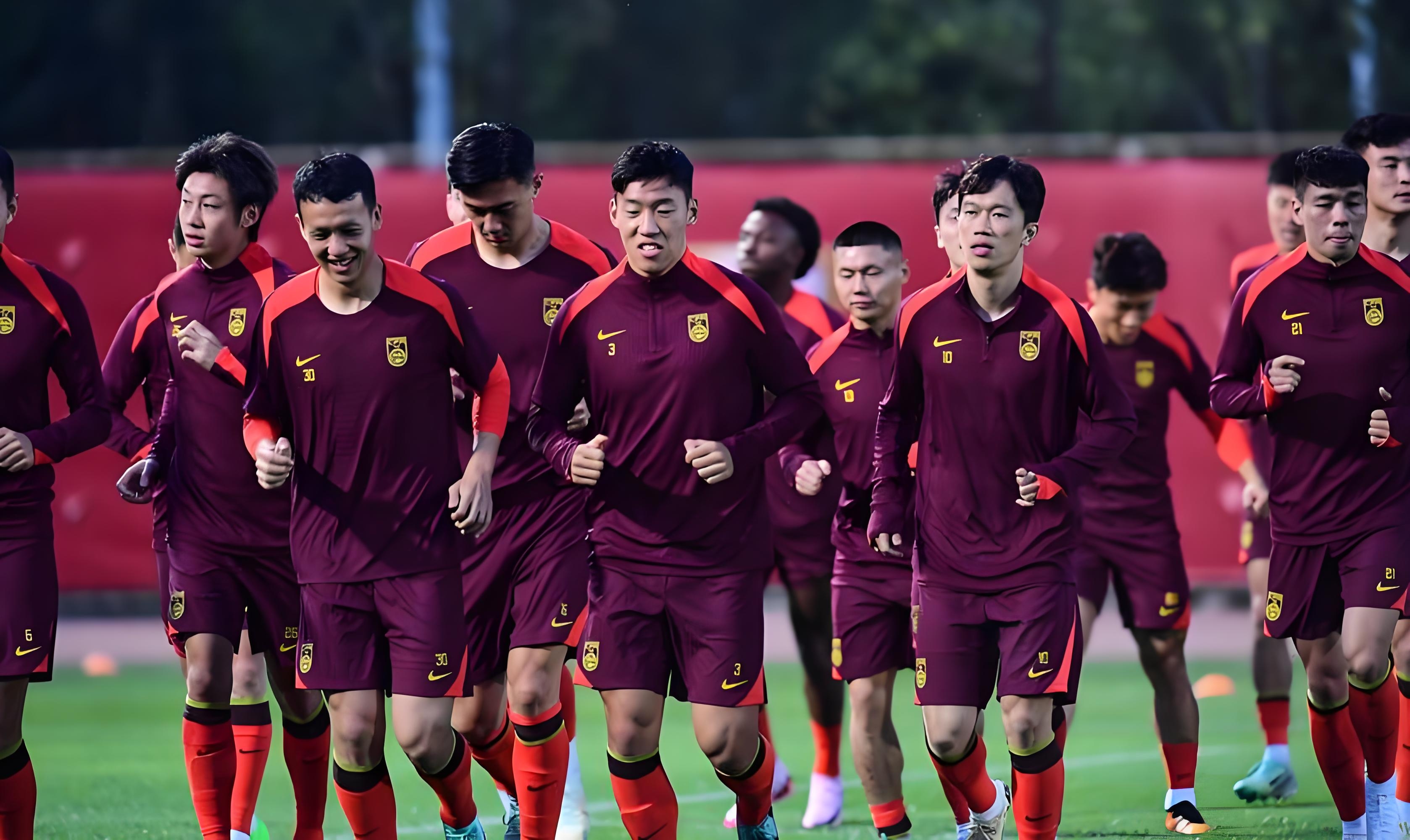 开云体育-现场球迷狂热助威势不可挡，团结力量令人震撼